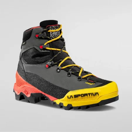 La Sportiva Men's Aequilibrium LT GTX Boots - Black / Yellow